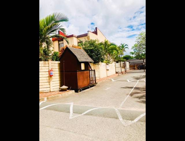 3 BEDROOM DUPLEX FOR SALE IN MONTCLAIR